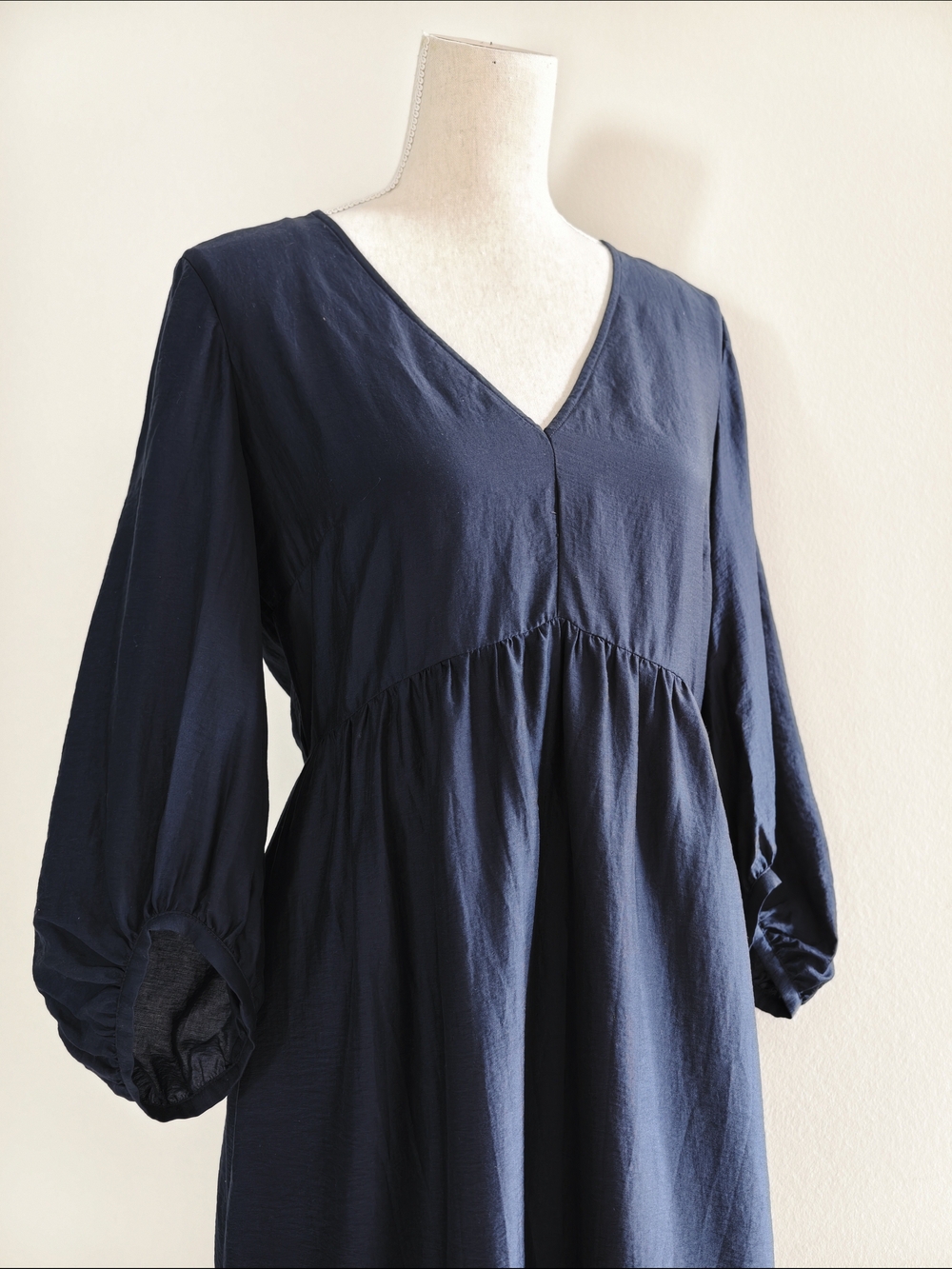 Like New Club Monaco Easy Midi Tiered Dress In Navy - Picture 6 of 16